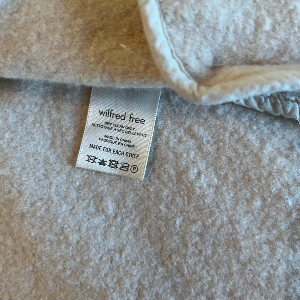 Aritzia Wilfred Free 100% Merino Wool The Ganna Shacket Shirt Jacket XS - Picture 7 of 10